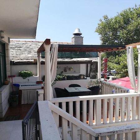 Apartments by the sea Baska Voda, Makarska - 12714 Bagian luar foto
