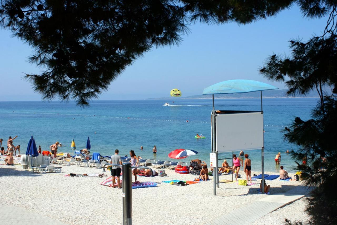 Apartments by the sea Baska Voda, Makarska - 12714 Bagian luar foto