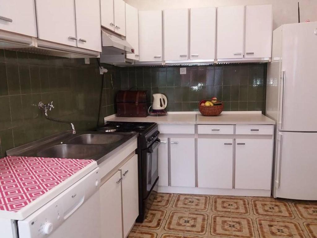 Apartments by the sea Baska Voda, Makarska - 12714 Bagian luar foto
