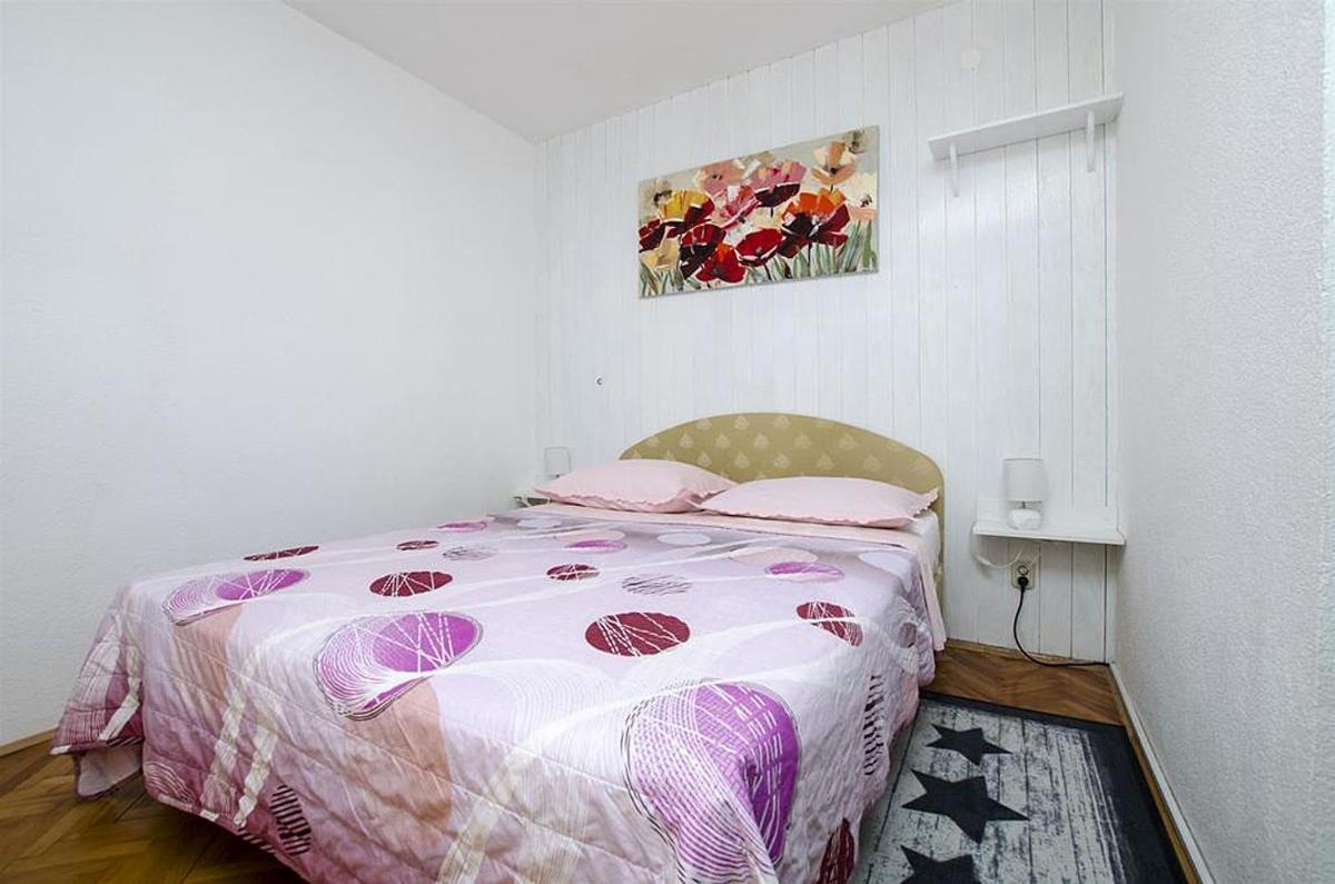 Apartments by the sea Baska Voda, Makarska - 12714 Bagian luar foto